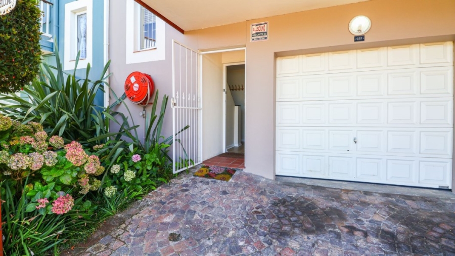 3 Bedroom Property for Sale in Costa Sarda Western Cape